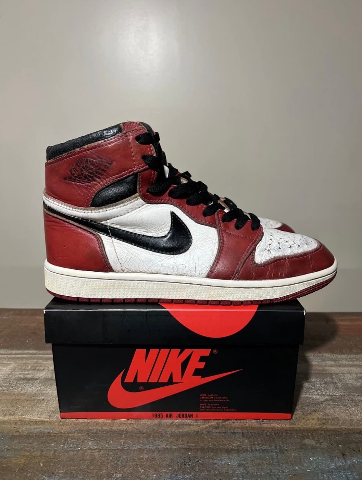 Jordan 1 1985 Chicago Size 10 (Fully Restored)
