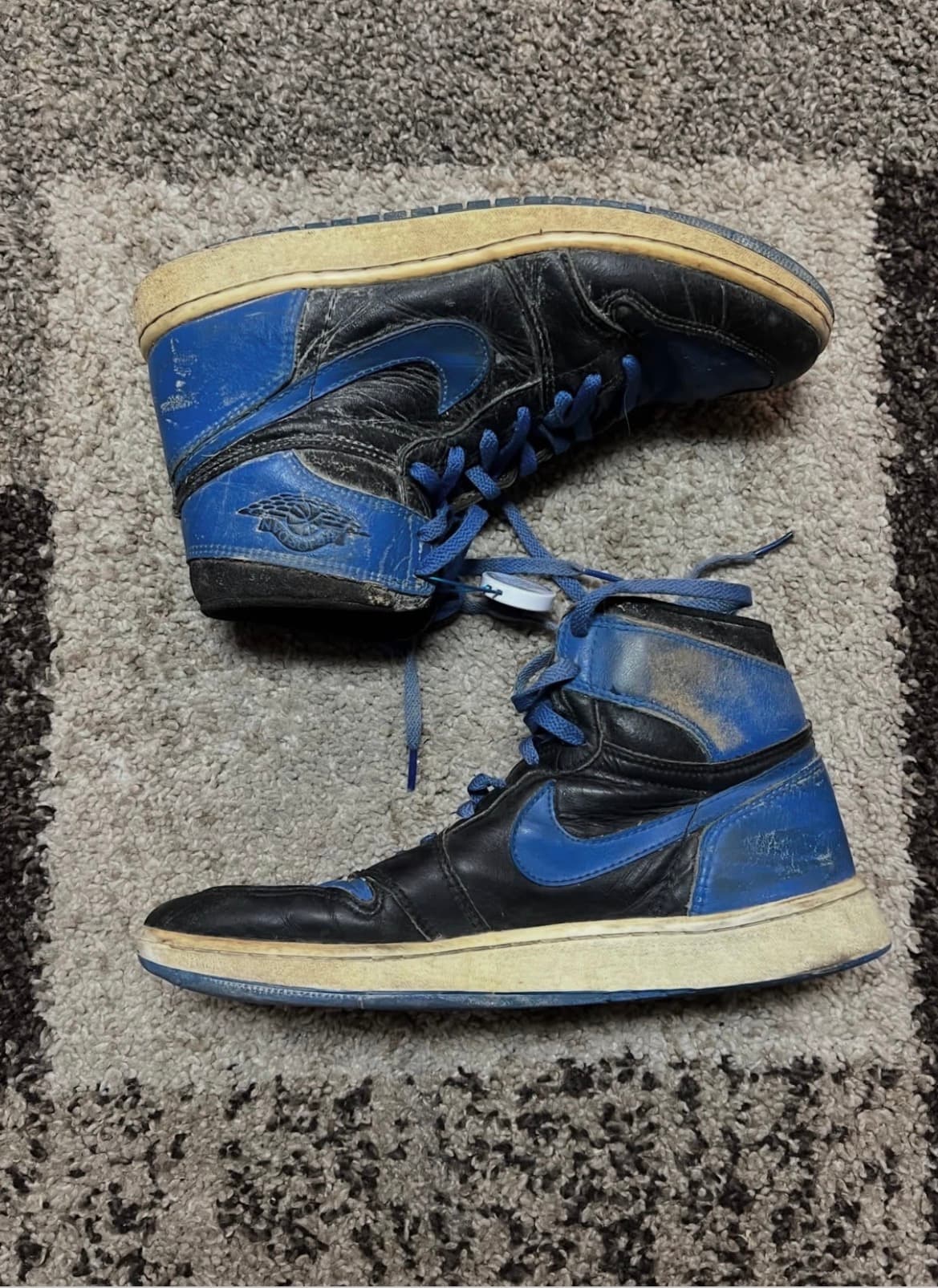 Vtng Sneakers/Jordan 1 1985/1994 Deep Clean+ Scratch Removal — image 1