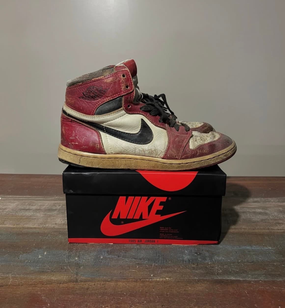 Jordan 1 1985 SoleSwap+ Collar Padding Replacement + Repainting