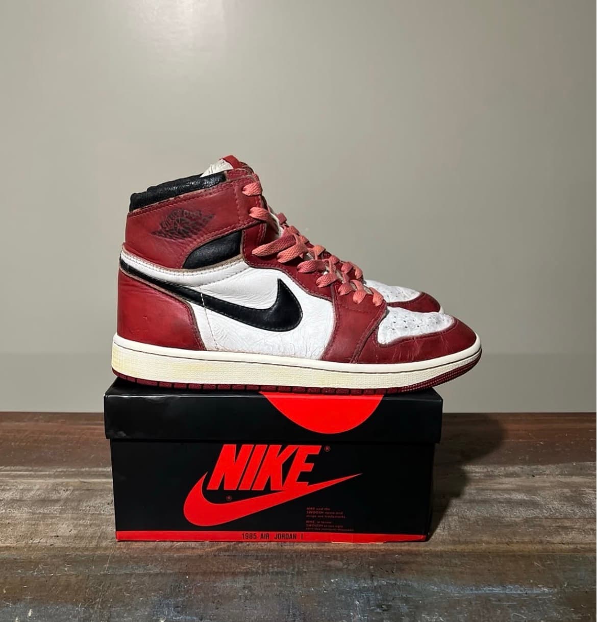 Jordan 1 1985 SoleSwap+ Collar Padding Replacement + Repainting — image 1